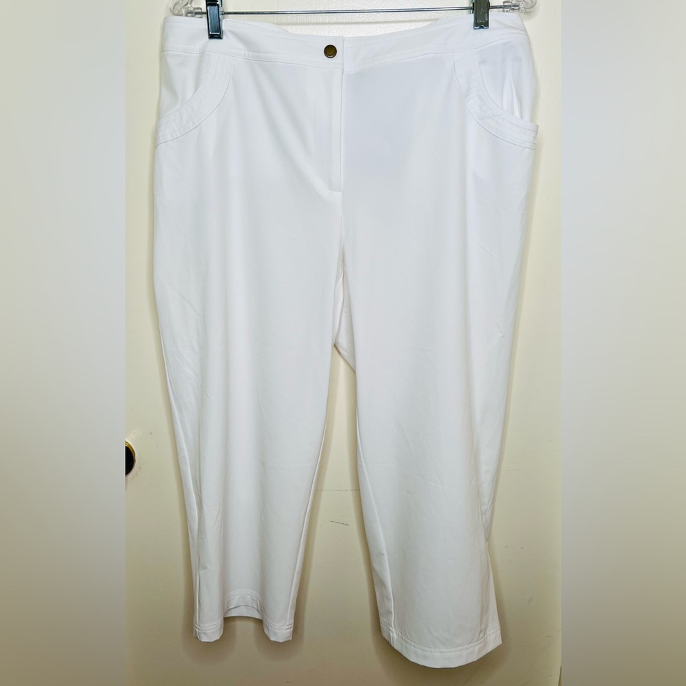 Chico’s Zynergy Neema Amanda Crop Pants, Optic White, Size 2 (L) NWT